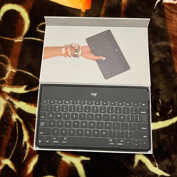 Logitech wireless To-go Keyboard - Picture 3 of 5